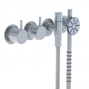 Vola Indbygningstermostat med fast afgangsmuffe T60 håndbruser med metalslange og holder Rosetter Krom 16 3/4''RG/PEX