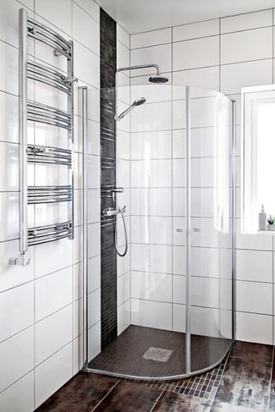 Alterna Vetro svingdør 69x200 Justerbar Aluprofil, 6mm Hærdet Klart Glas, EasyClean, Buet. 1 dør