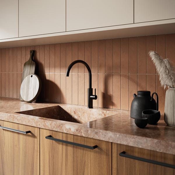 Damixa Iris k&oslash;kkenarmatur m/C-tud, koldstart og svingtud - Mat sort