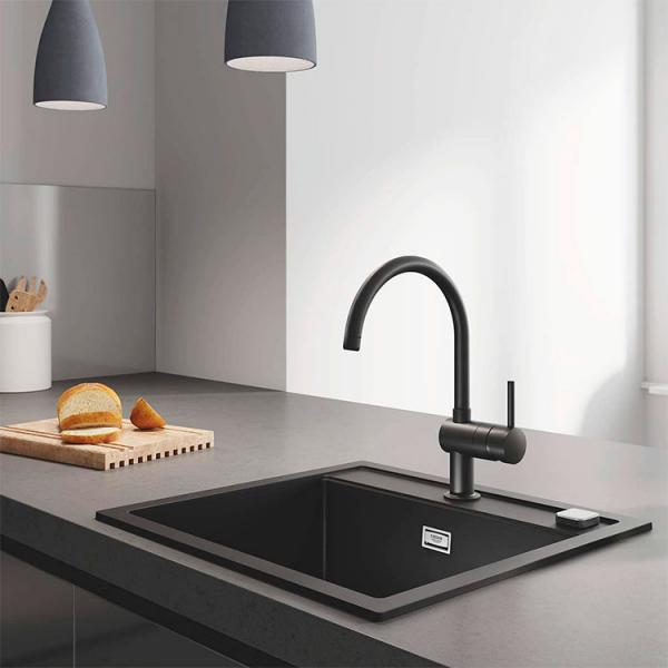 Grohe Minta køkkenarmatur m/svingtud - Velvet black