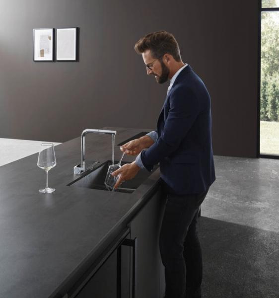 hansgrohe Aquno Select M81 køkkenarmatur 250 L-tud med udtræk og brus - Rustfrit stål