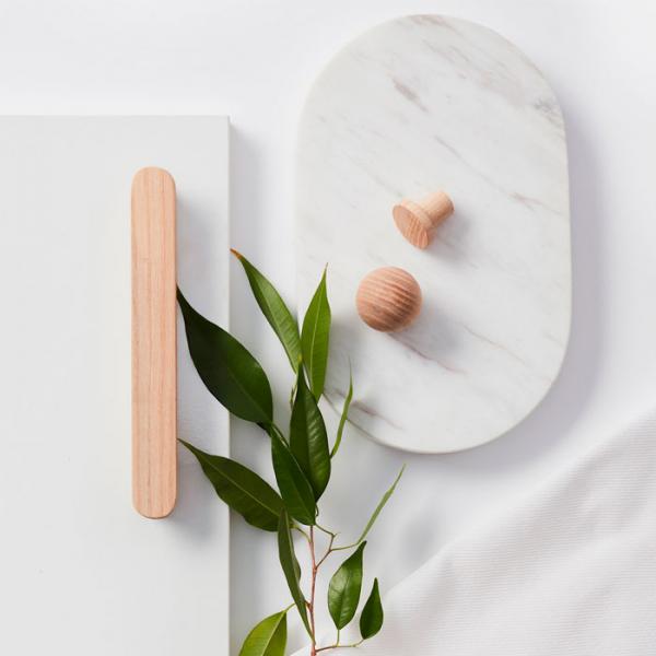 Beslagsboden B406 møbelknop i træ - Lys ask