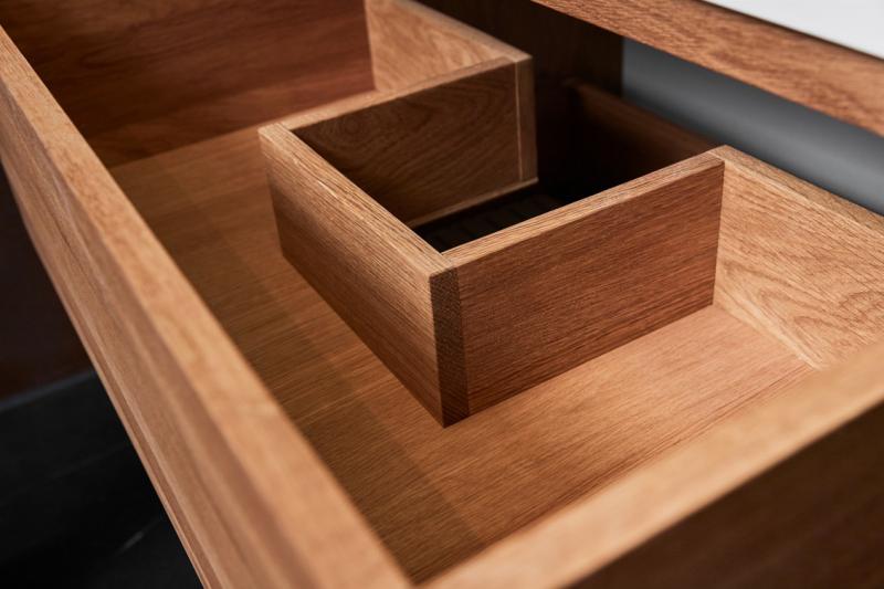 Cass&oslash;e Solid 100 m&oslash;bels&aelig;t - Massiv eg