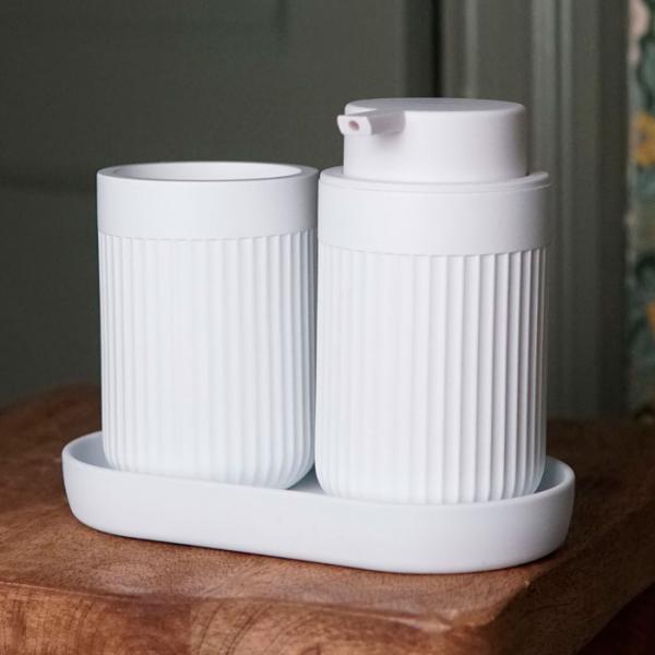 Beslagsboden Wave sæt m/sæbedispenser og krus - Mat hvid Beslagsboden Wave sæt m/sæbedispenser og krus - Mat hvid