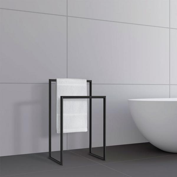 Smedbo Outline dobbelt håndklædeholder til gulv - Mat sort Smedbo Outline dobbelt håndklædeholder til gulv - Mat sort